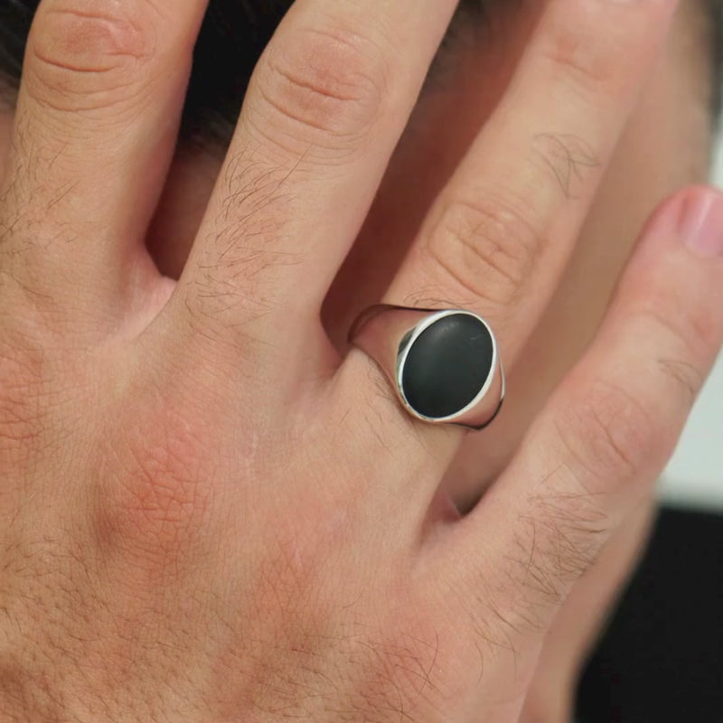 ALEXANDER LYNGGAARD Oval Signet Ring Onyx Matte Rings